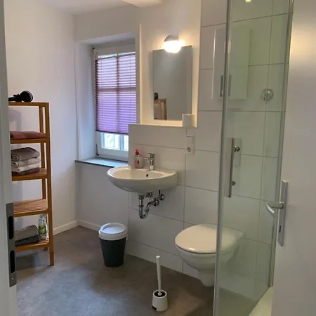 Lejlighed Fuer Gruppen Und Familien - Modern Und Fachwerk - Auf Einer Etage Mit 5 Schlafzimmern, 2 Baedern, Wohnzimmer, Parkplaetzen Wolfhagen