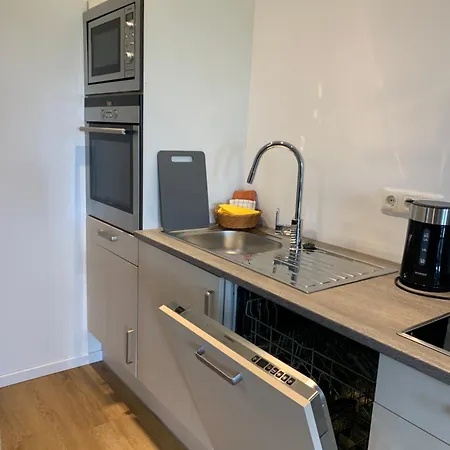 Fuer Gruppen Und Familien - Modern Und Fachwerk - Auf Einer Etage Mit 5 Schlafzimmern, 2 Baedern, Wohnzimmer, Parkplaetzen Wolfhagen