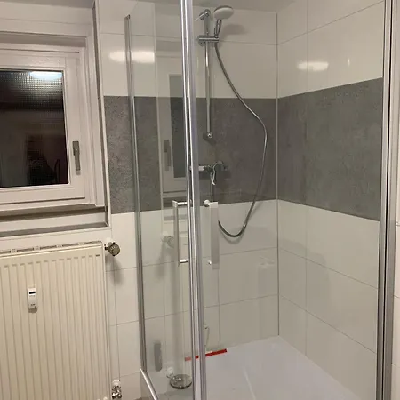 Fuer Gruppen Und Familien - Modern Und Fachwerk - Auf Einer Etage Mit 5 Schlafzimmern, 2 Baedern, Wohnzimmer, Parkplaetzen