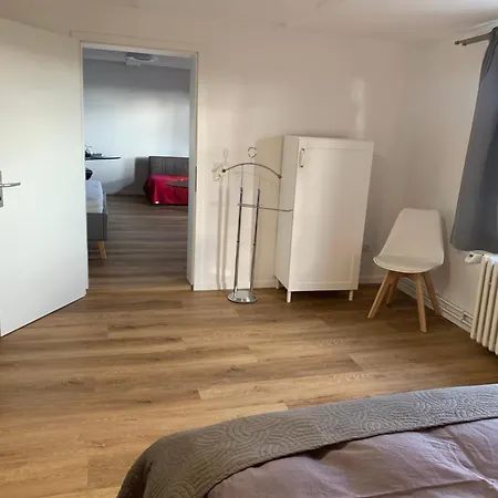 Fuer Gruppen Und Familien - Modern Und Fachwerk - Auf Einer Etage Mit 5 Schlafzimmern, 2 Baedern, Wohnzimmer, Parkplaetzen