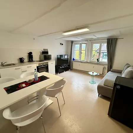 Lejlighed Fuer Gruppen Und Familien - Modern Und Fachwerk - Auf Einer Etage Mit 5 Schlafzimmern, 2 Baedern, Wohnzimmer, Parkplaetzen *