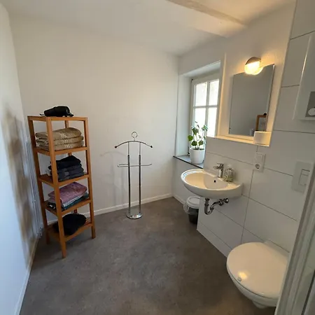 Fuer Gruppen Und Familien -2 Mit 5 Schlafzimmern, 2 Baedern, Grossem Wohnzimmer, Parkplaetzen Apartmán *