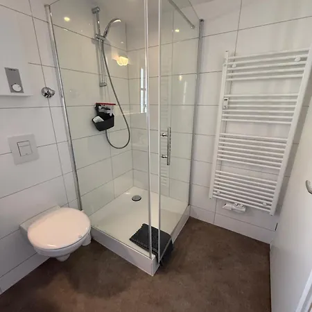 Apartmán Fuer Gruppen Und Familien -2 Mit 5 Schlafzimmern, 2 Baedern, Grossem Wohnzimmer, Parkplaetzen Wolfhagen