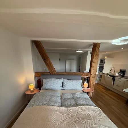 Für Gruppen Und Familien - Modern Und Fachwerk - Auf Einer Etage Mit 5 Schlafzimmern, 2 Bädern, Wohnzimmer, Parkplätzen *