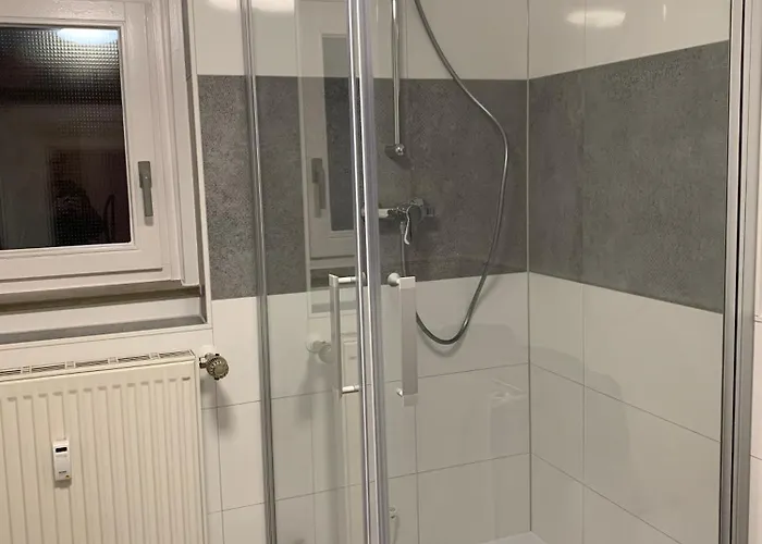 Für Gruppen Und Familien - Modern Und Fachwerk - Auf Einer Etage Mit 5 Schlafzimmern, 2 Bädern, Wohnzimmer, Parkplätzen