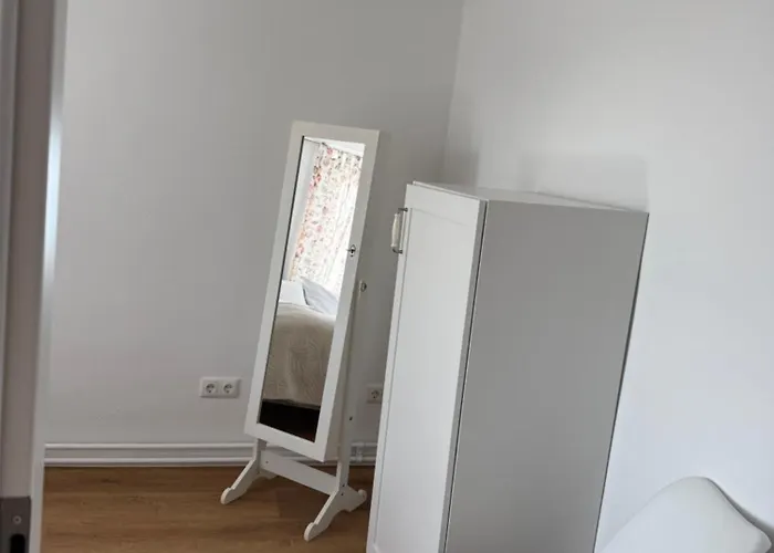 Apartment Für Gruppen Und Familien - Modern Und Fachwerk - Auf Einer Etage Mit 5 Schlafzimmern, 2 Bädern, Wohnzimmer, Parkplätzen