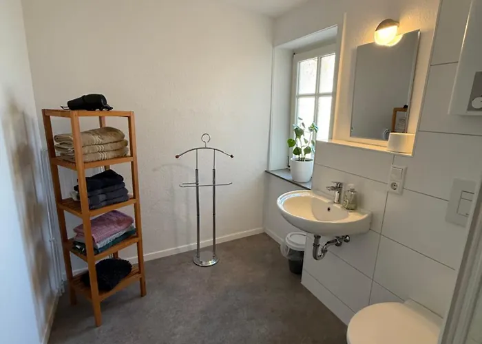 Für Gruppen Und Familien - Modern Und Fachwerk - Auf Einer Etage Mit 5 Schlafzimmern, 2 Bädern, Wohnzimmer, Parkplätzen Apartment *