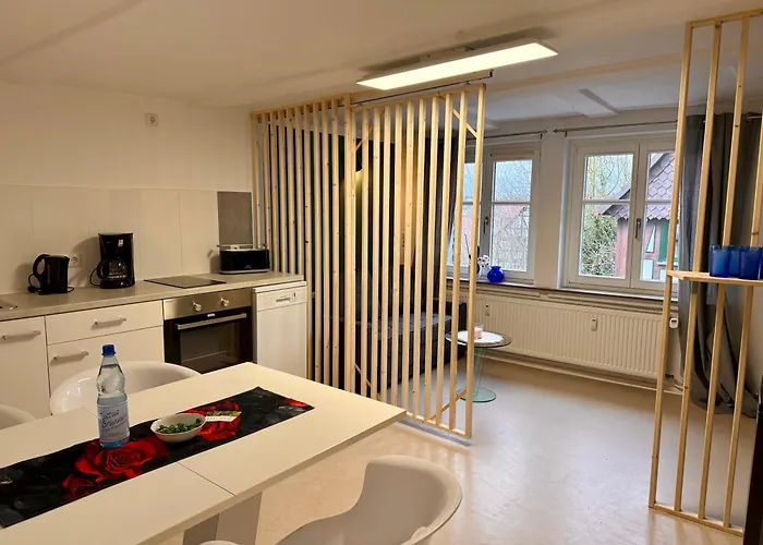 Für Gruppen Und Familien - Modern Und Fachwerk - Auf Einer Etage Mit 5 Schlafzimmern, 2 Bädern, Wohnzimmer, Parkplätzen *